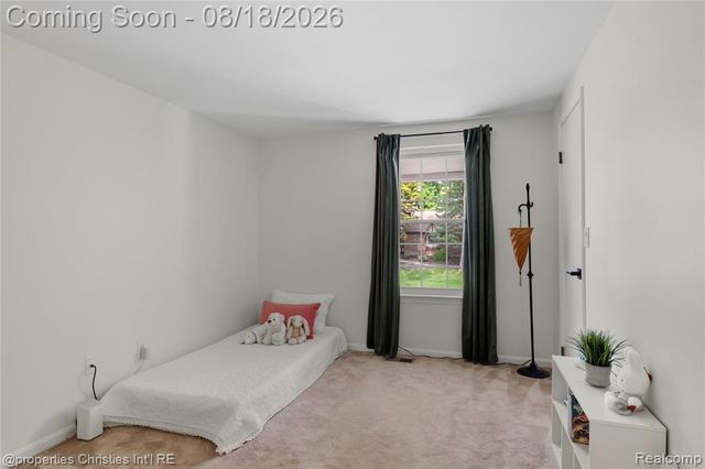 5805 Glen Eagles Drive, West Bloomfield, MI 48323