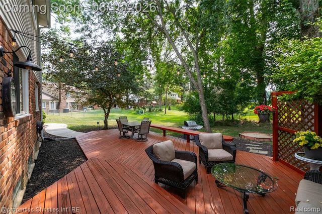 5805 Glen Eagles Drive, West Bloomfield, MI 48323