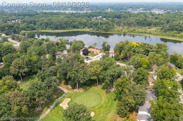 5805 Glen Eagles Drive, West Bloomfield, MI 48323