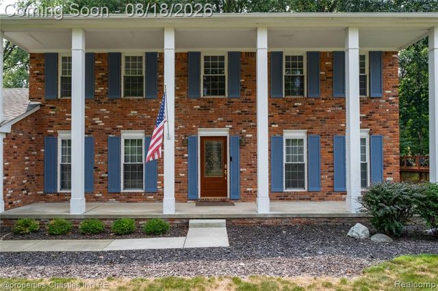 5805 Glen Eagles Drive, West Bloomfield, MI 48323