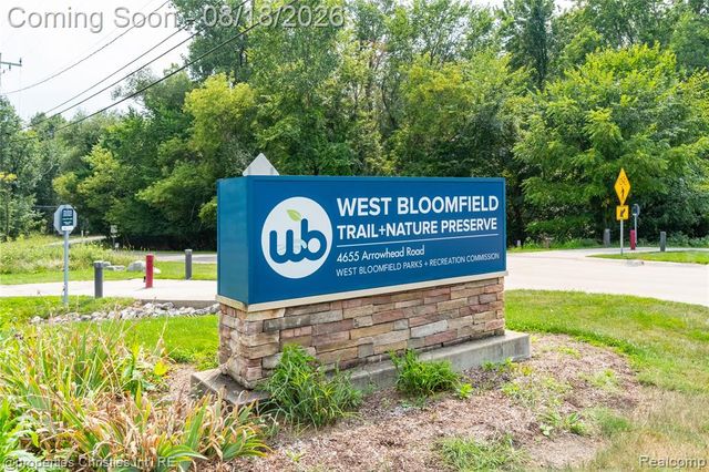 5805 Glen Eagles Drive, West Bloomfield, MI 48323