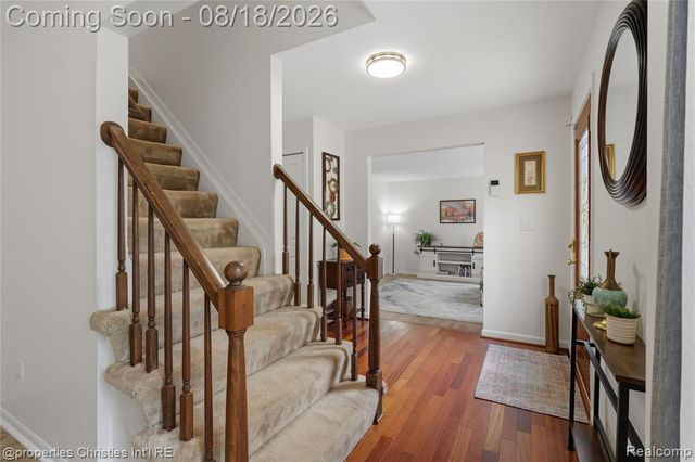 5805 Glen Eagles Drive, West Bloomfield, MI 48323