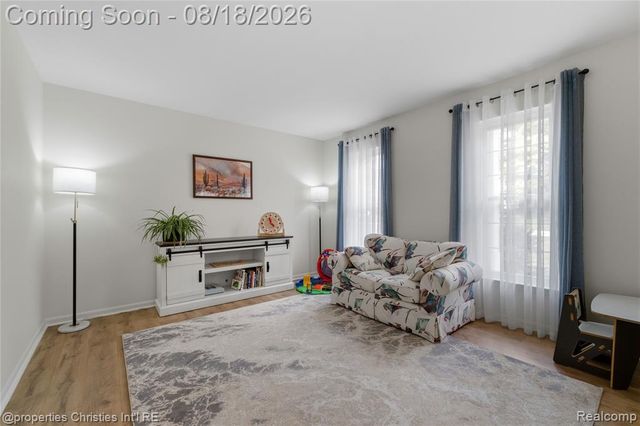 5805 Glen Eagles Drive, West Bloomfield, MI 48323