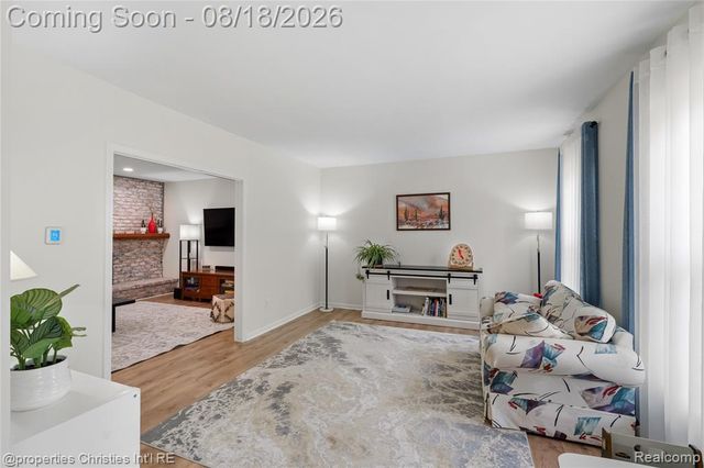 5805 Glen Eagles Drive, West Bloomfield, MI 48323
