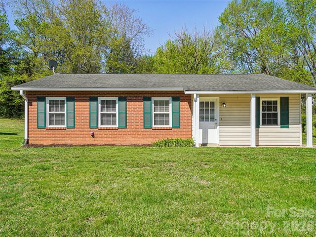 88 Lees Creek Road, Asheville, NC 28806