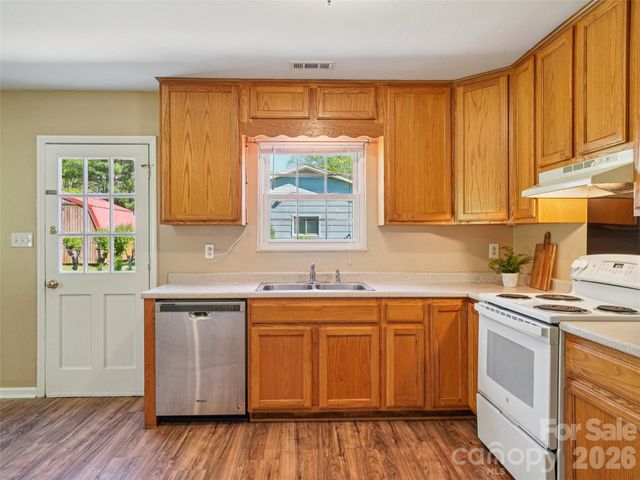 88 Lees Creek Road, Asheville, NC 28806