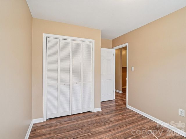 88 Lees Creek Road, Asheville, NC 28806