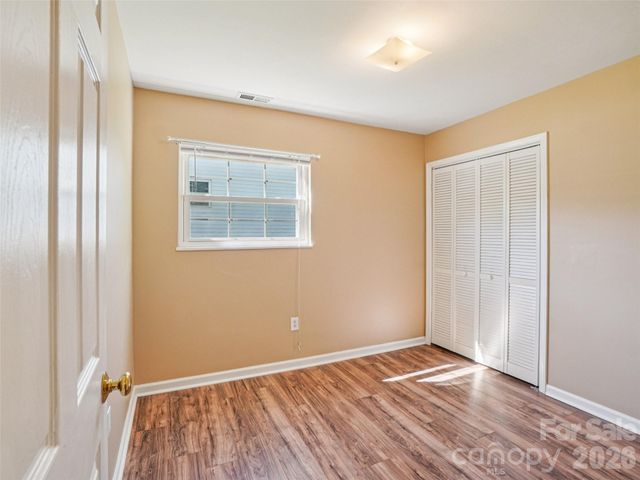 88 Lees Creek Road, Asheville, NC 28806