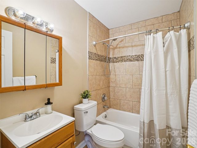 88 Lees Creek Road, Asheville, NC 28806