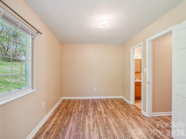 88 Lees Creek Road, Asheville, NC 28806