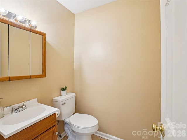 88 Lees Creek Road, Asheville, NC 28806