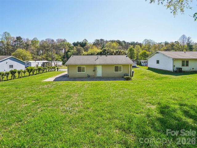 88 Lees Creek Road, Asheville, NC 28806