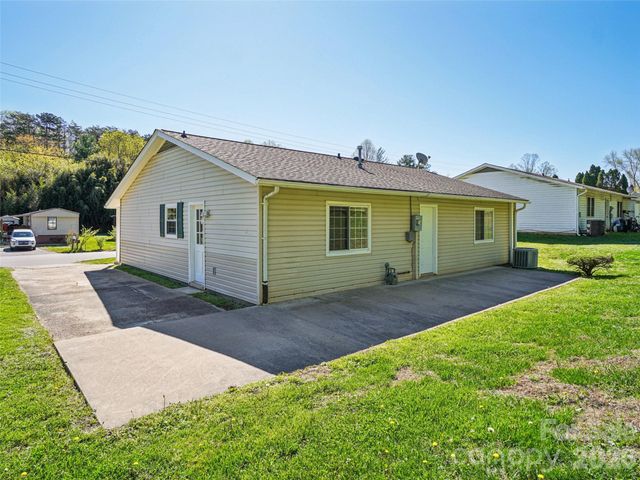 88 Lees Creek Road, Asheville, NC 28806