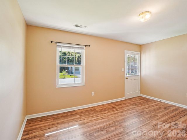 88 Lees Creek Road, Asheville, NC 28806