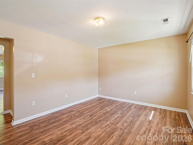 88 Lees Creek Road, Asheville, NC 28806