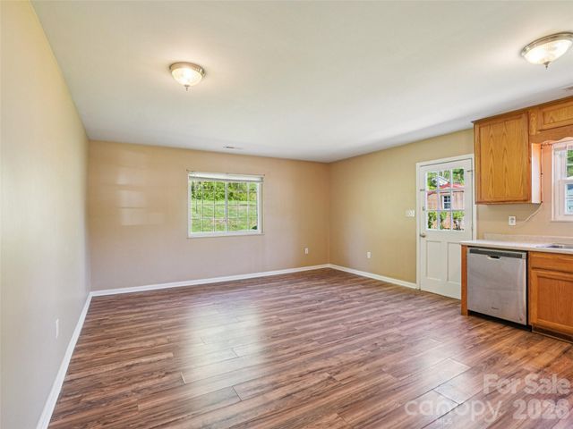 88 Lees Creek Road, Asheville, NC 28806