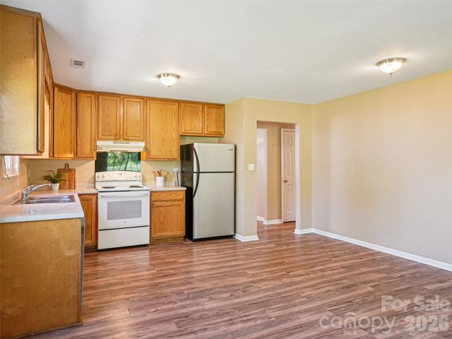 88 Lees Creek Road, Asheville, NC 28806