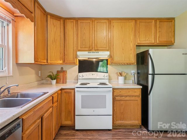 88 Lees Creek Road, Asheville, NC 28806