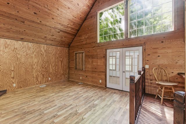 166 Outback Rd, Lobelville, TN 37097
