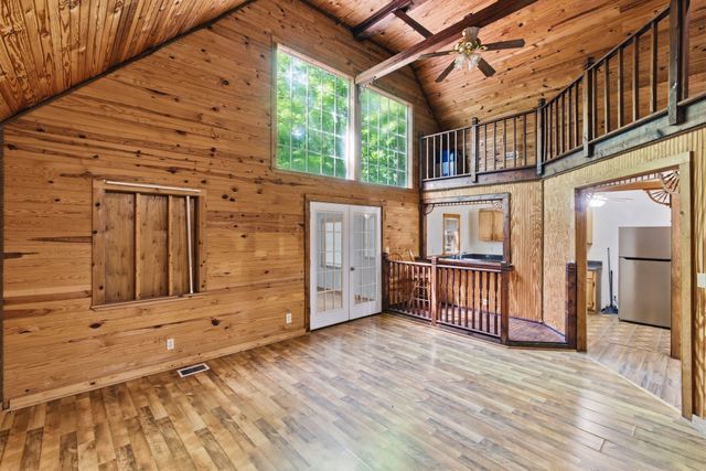 166 Outback Rd, Lobelville, TN 37097