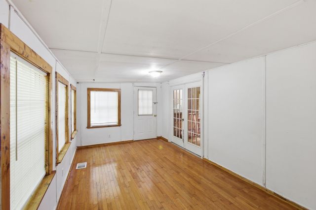 166 Outback Rd, Lobelville, TN 37097