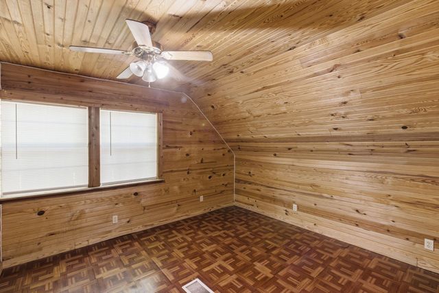 166 Outback Rd, Lobelville, TN 37097