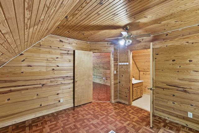 166 Outback Rd, Lobelville, TN 37097