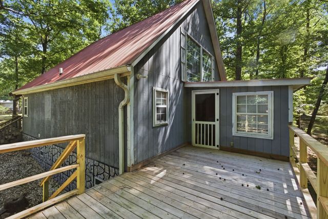 166 Outback Rd, Lobelville, TN 37097