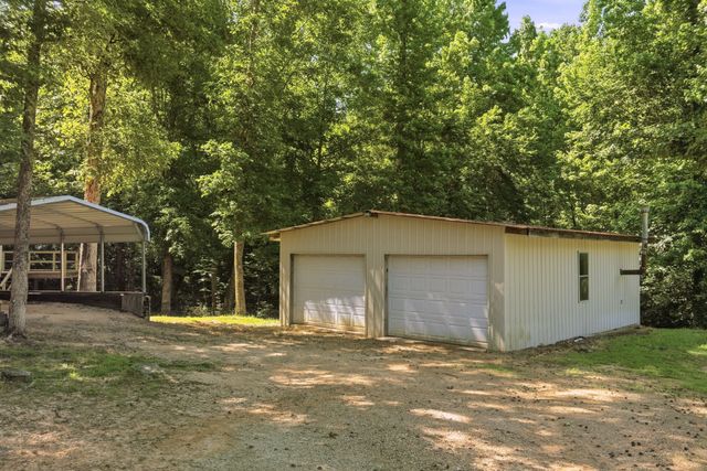 166 Outback Rd, Lobelville, TN 37097