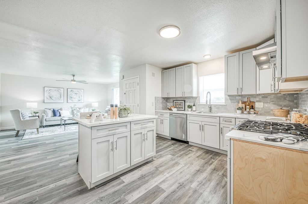 Image 10 of property listing at 2612 Purdue Avenue, Clovis, CA 93611