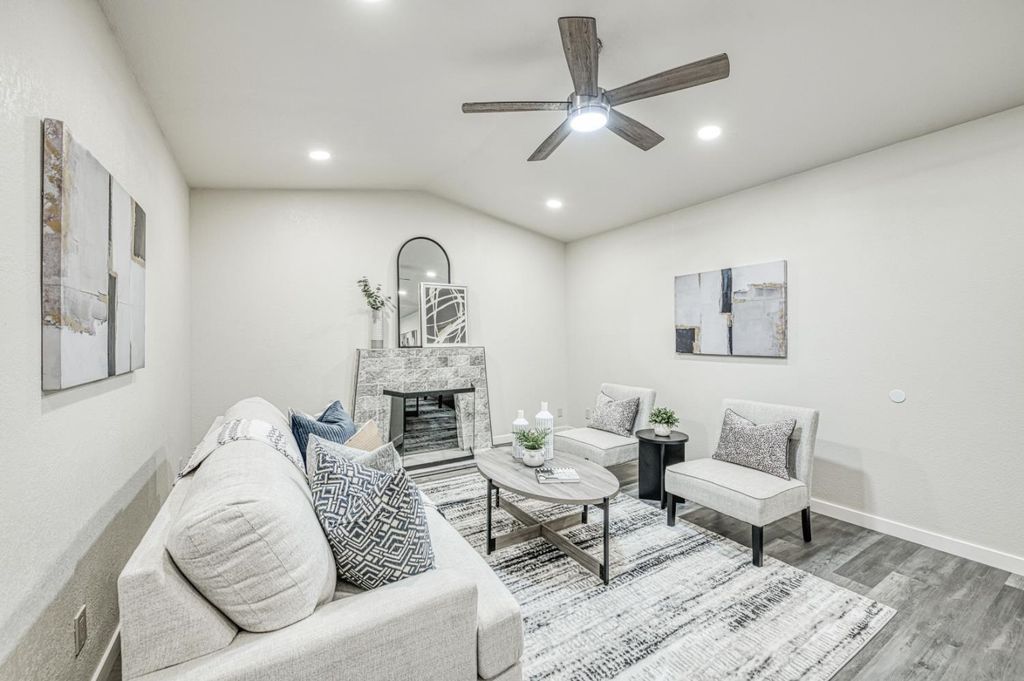 Image 16 of property listing at 2612 Purdue Avenue, Clovis, CA 93611