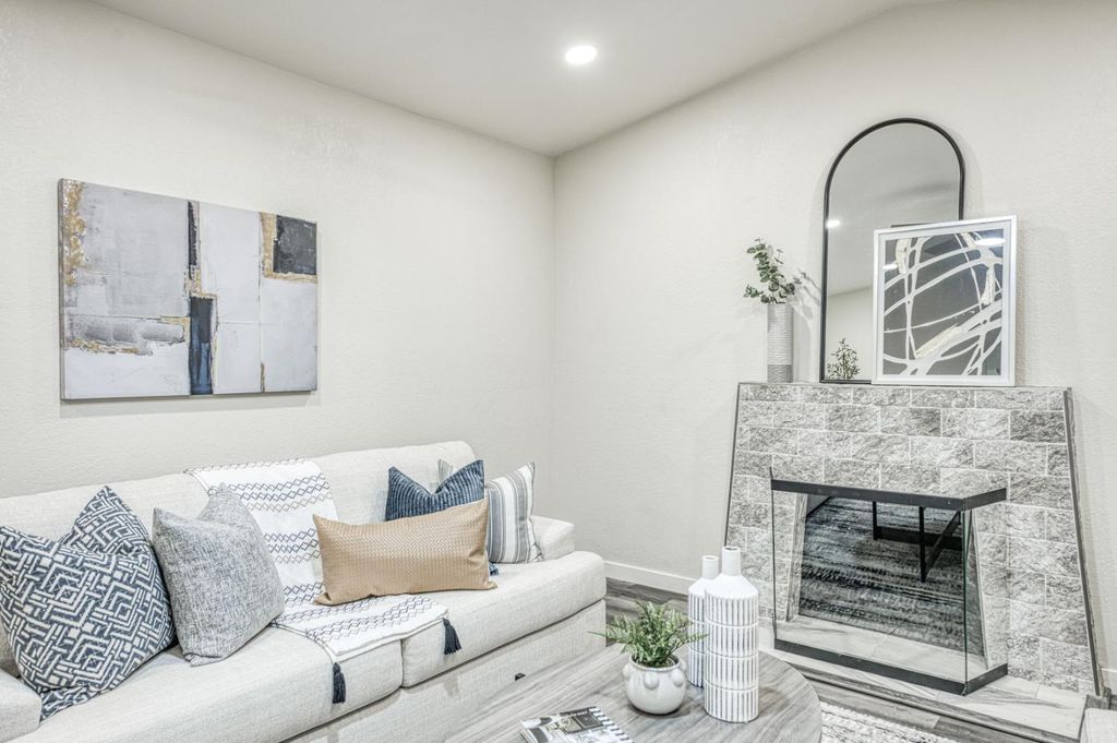 Image 17 of property listing at 2612 Purdue Avenue, Clovis, CA 93611