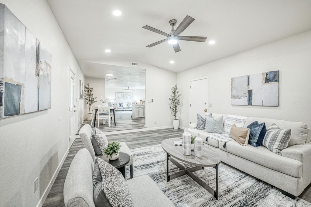 Image 18 of property listing at 2612 Purdue Avenue, Clovis, CA 93611