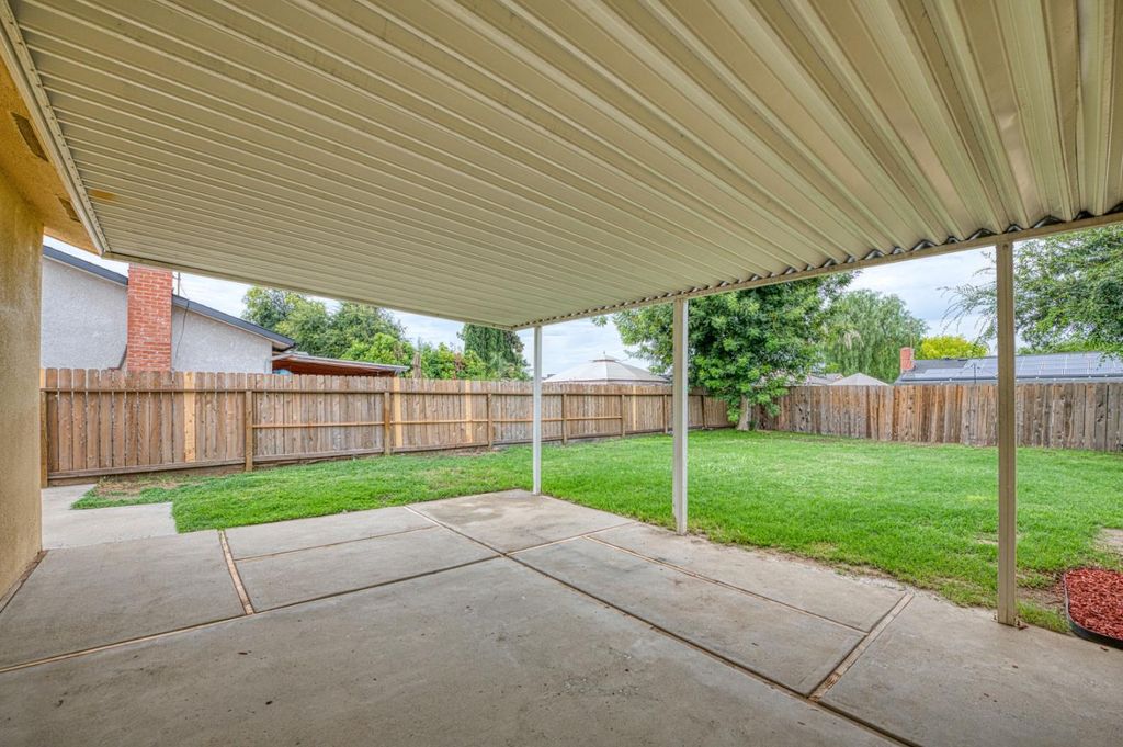 Image 26 of property listing at 2612 Purdue Avenue, Clovis, CA 93611