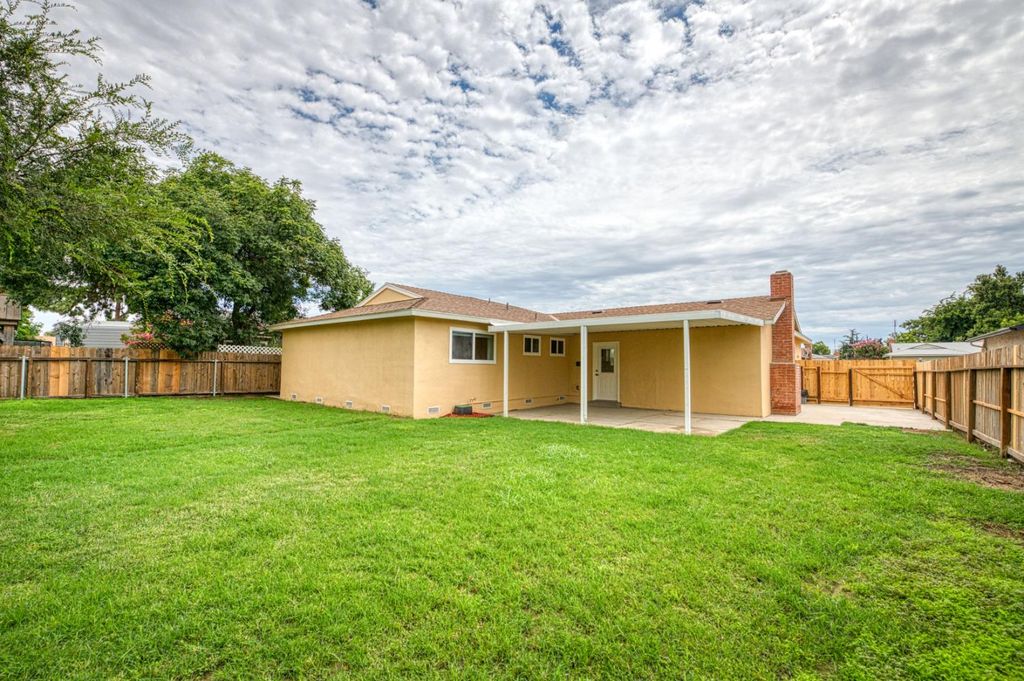 Image 27 of property listing at 2612 Purdue Avenue, Clovis, CA 93611