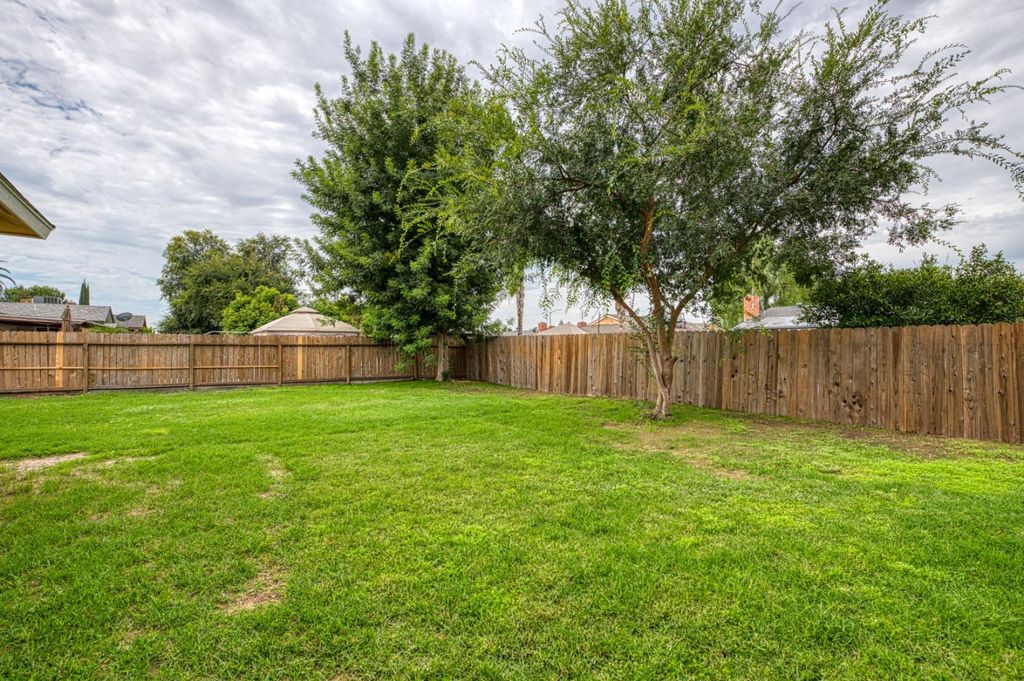 Image 28 of property listing at 2612 Purdue Avenue, Clovis, CA 93611