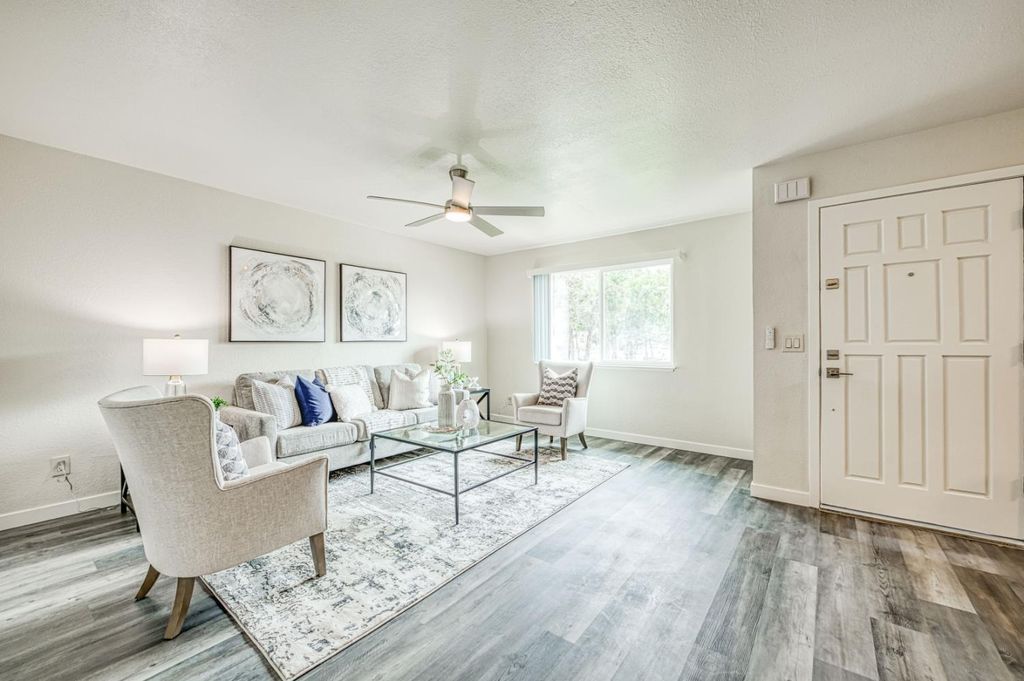 Image 3 of property listing at 2612 Purdue Avenue, Clovis, CA 93611