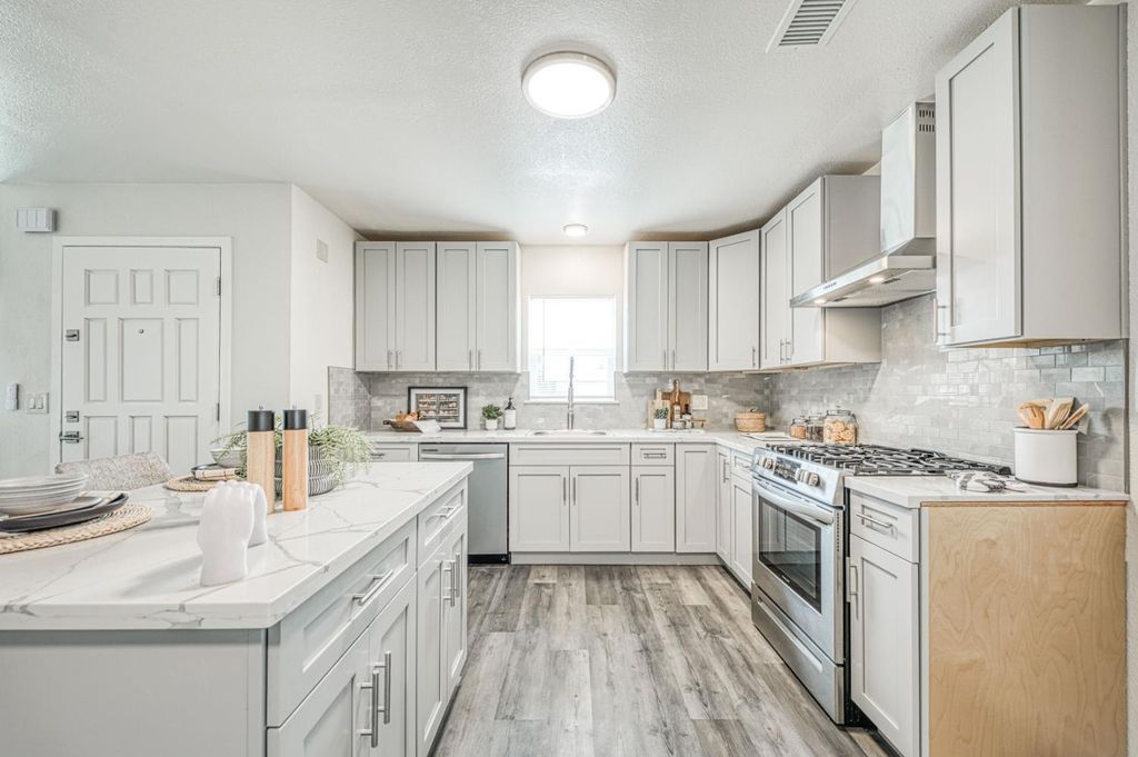 Image 9 of property listing at 2612 Purdue Avenue, Clovis, CA 93611