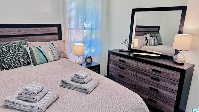 2464 VALE DRIVE, Birmingham, AL 35244