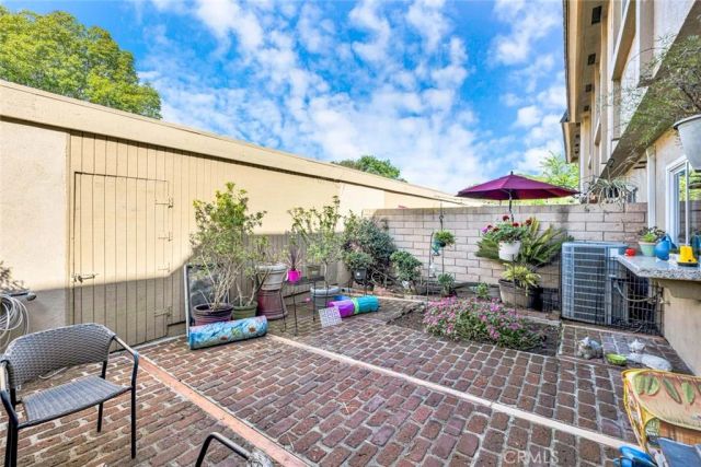 10308 Columbia River Court, Fountain Valley, CA 92708