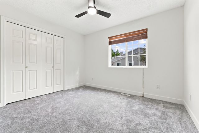 12527 Douglas Parkway, Urbandale, IA 50323