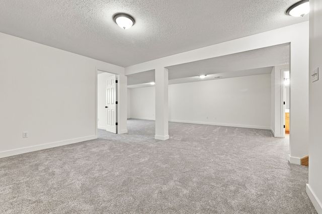 12527 Douglas Parkway, Urbandale, IA 50323