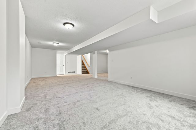 12527 Douglas Parkway, Urbandale, IA 50323