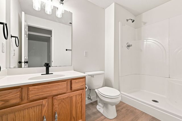 12527 Douglas Parkway, Urbandale, IA 50323