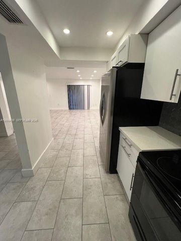 10789 Royal Palm Blvd 4, Coral Springs, FL 33065