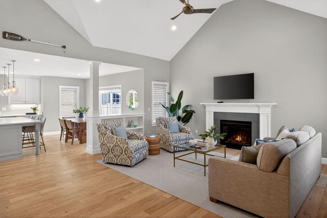 15 Rosewood Circle, Mashpee, MA 02649