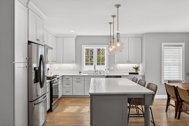 15 Rosewood Circle, Mashpee, MA 02649