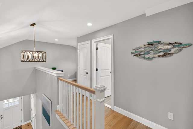 15 Rosewood Circle, Mashpee, MA 02649