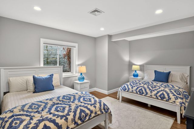 15 Rosewood Circle, Mashpee, MA 02649