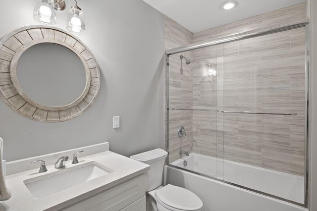 15 Rosewood Circle, Mashpee, MA 02649